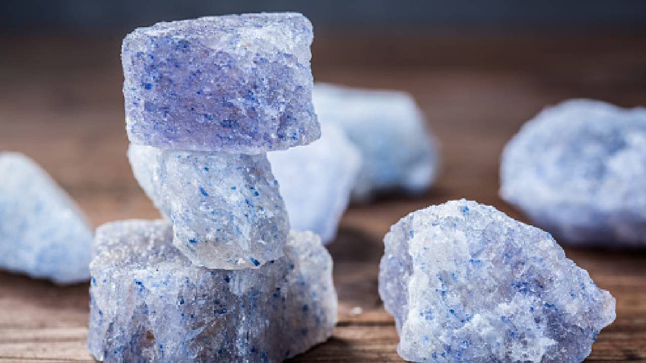 Yemeğin Üzerine Serpiliyor, Kilosu 4.700 TL’ye Satılıyor! Görünüşü Şaşırtıyor, Tadı Büyülüyor