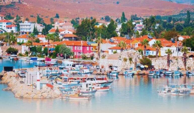 İzmir’in Kalabalığından bıkana öneri: O ilçede hayat yavaşlıyor! Tarihi kaleden antik kente kadar her şey var