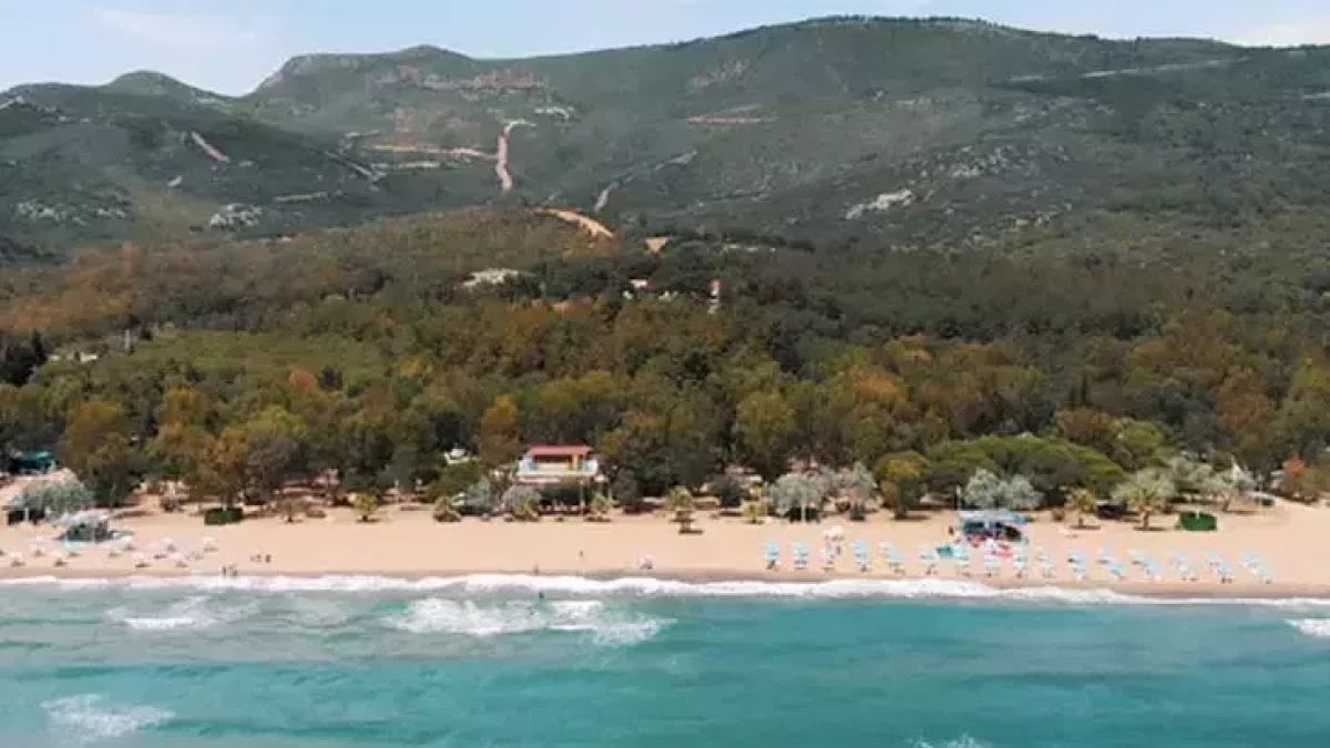 İzmir’in gizli cenneti ortaya çıktı: Hem deniz hem kamp bir arada: Fakat Bir Şey Eksik…
