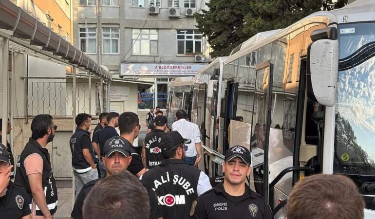 İETT Genel Müdürü dahil 25 şüpheli adliyeye sevk edildi