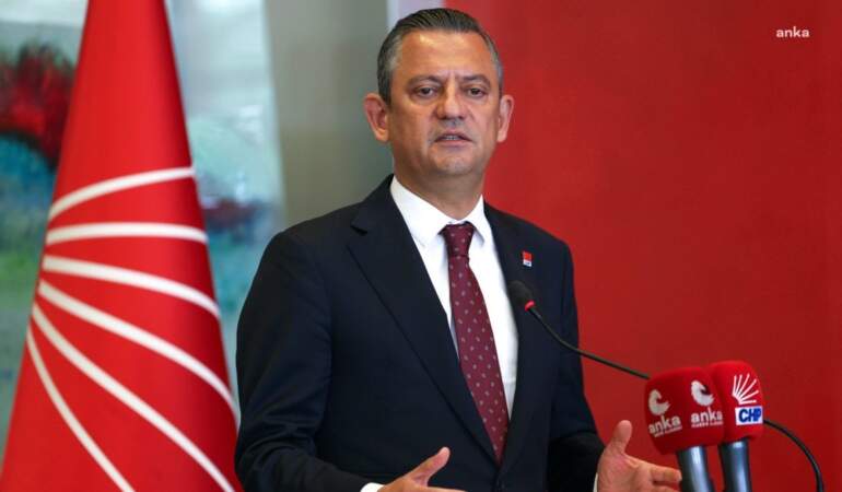Özel’den komisyon açıklaması: Asla anayasa tartışmasının içinde olmayacağız
