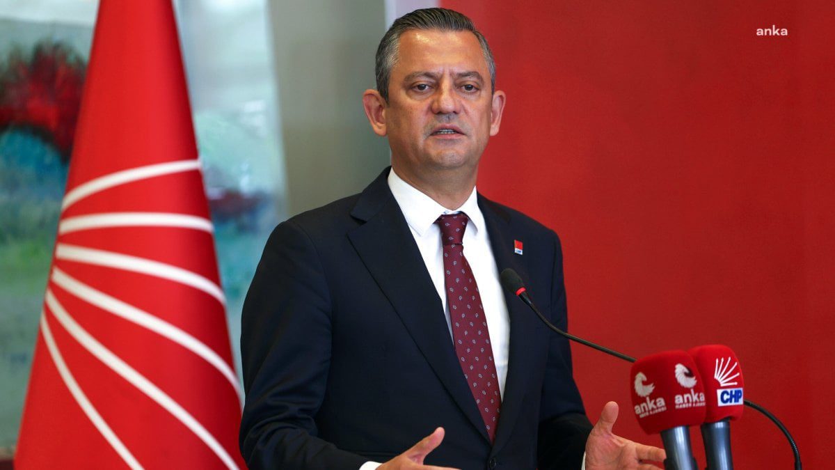 Özel’den komisyon açıklaması: Asla anayasa tartışmasının içinde olmayacağız