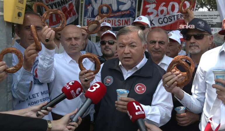Devlet Memurları Sendikası Başkanı Cengiz: Memurlara verilen yemek yardımıyla sadece simit ve ayran alınabiliyor