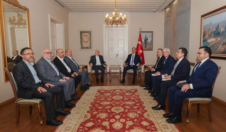 Bakan Fidan, Hamas heyetiyle görüştü: ‘İsrail açlığı soykırım için silah olarak kullanıyor’