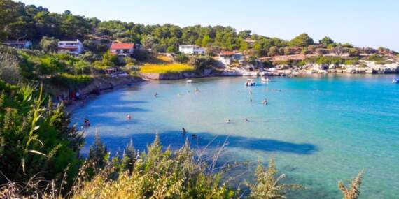 Çeşme’nin popülerliğini gölgeliyor: Karaburun’da sır gibi saklanan Boyabağ Koyu kumlarla çevrili deniziyle adeta cennetten köşe