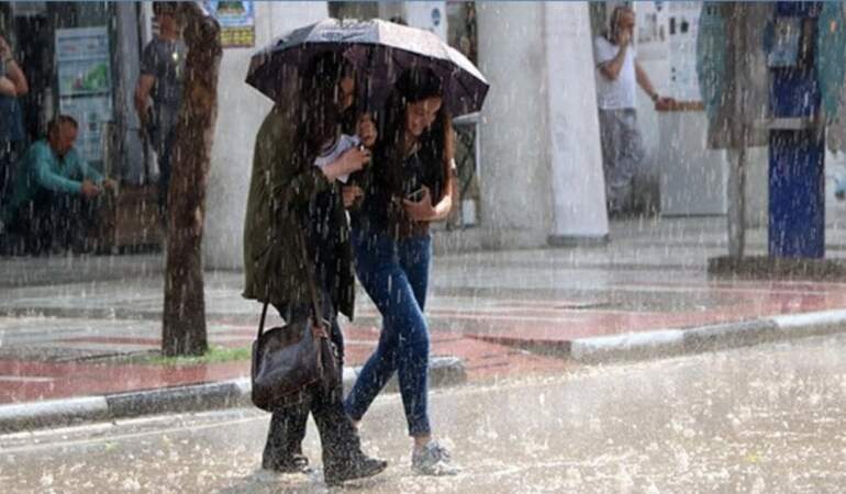 Bunaltıcı sıcaklıklar sona eriyor: Hafta sonu yağmur ve rüzgar etkili olacak