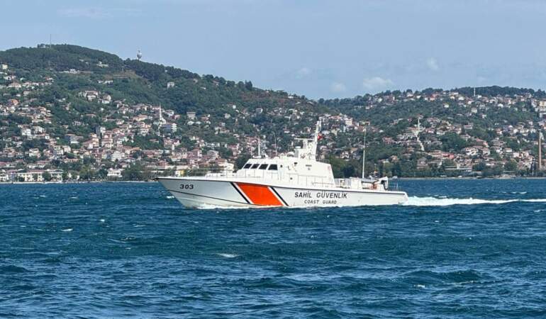 Beykoz açıklarında tekne alabora oldu: 1 kişinin cansız bedenine ulaşıldı