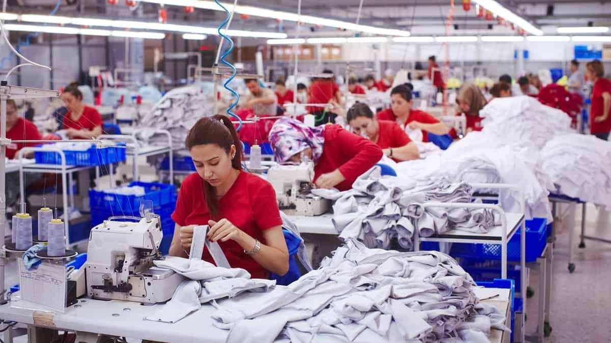 Tişört devi batan iç çamaşırı devini satın alıyor: 5 milyar dolarlık anlaşma piyasayı karıştırdı.