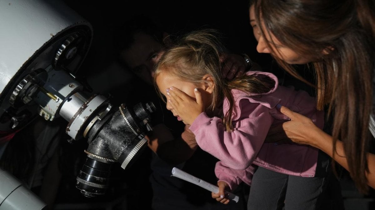 Meteor yağmuru geceyi aydınlattı: Perseid şöleni Türkiye’nin dört bir yanında izlendi