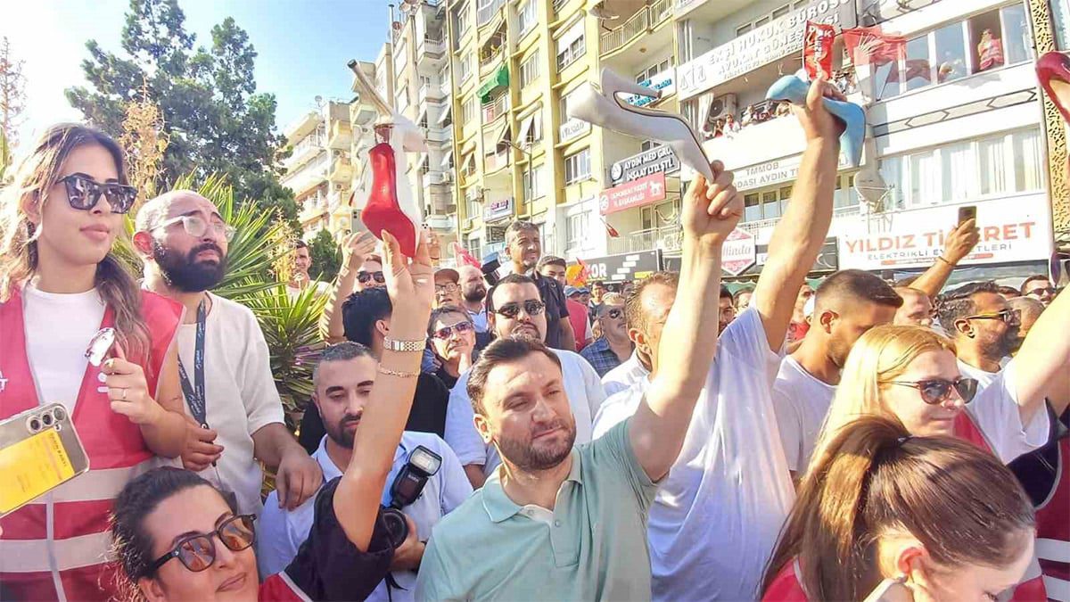 Aydın’da ‘topuklu’ protesto: CHP’liler Çerçioğlu’na tepki gösterdi