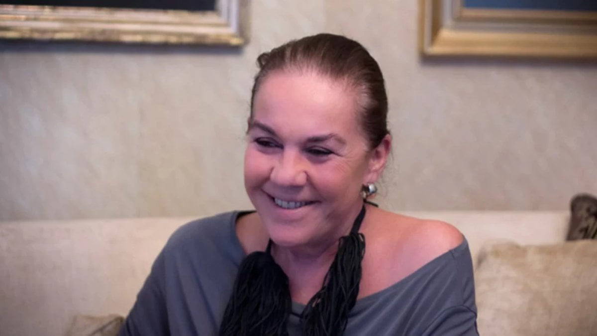 Yazar Figen Batur hayatını kaybetti