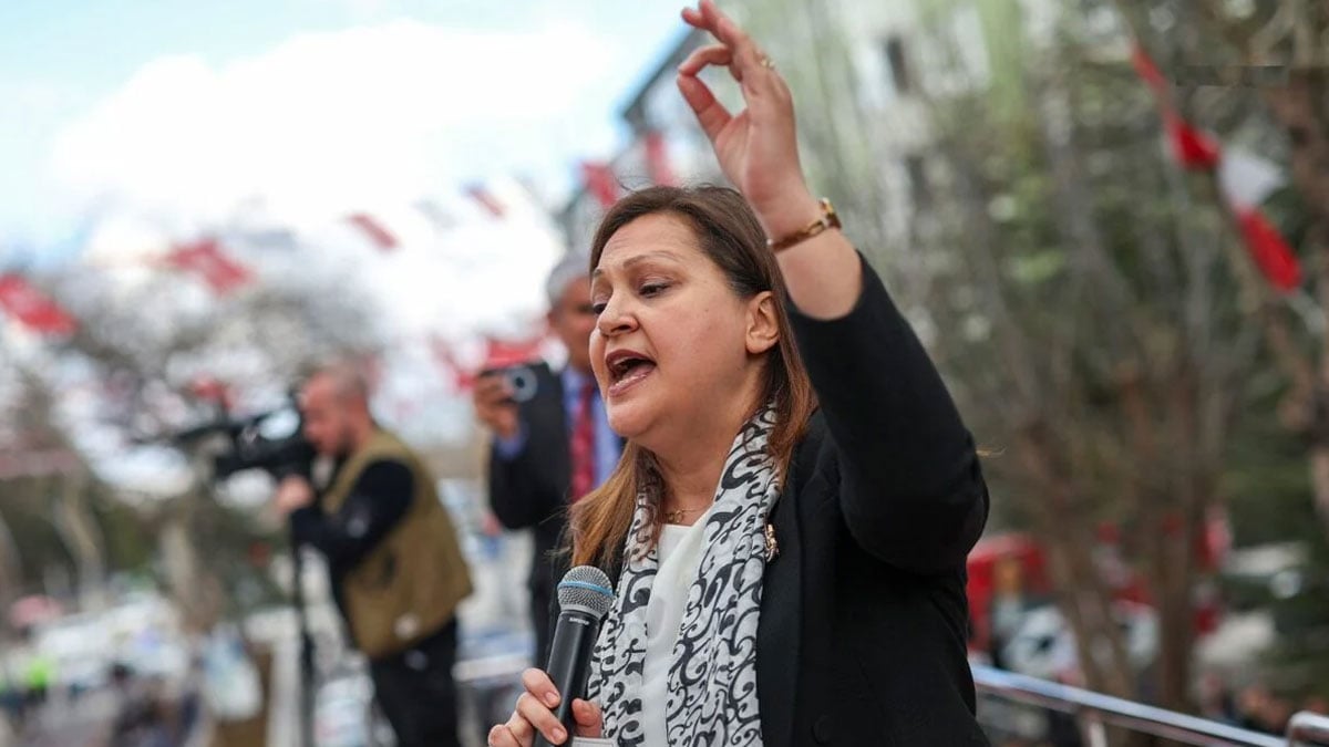 Burcu Köksal’dan ‘parti değiştirme’ iddialarına tepki: Buradan o trollere sesleniyorum…