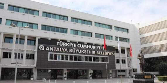 Antalya Büyükşehir Belediyesi operasyonunda gözaltındaki 15 kişi adliyeye sevkedildi