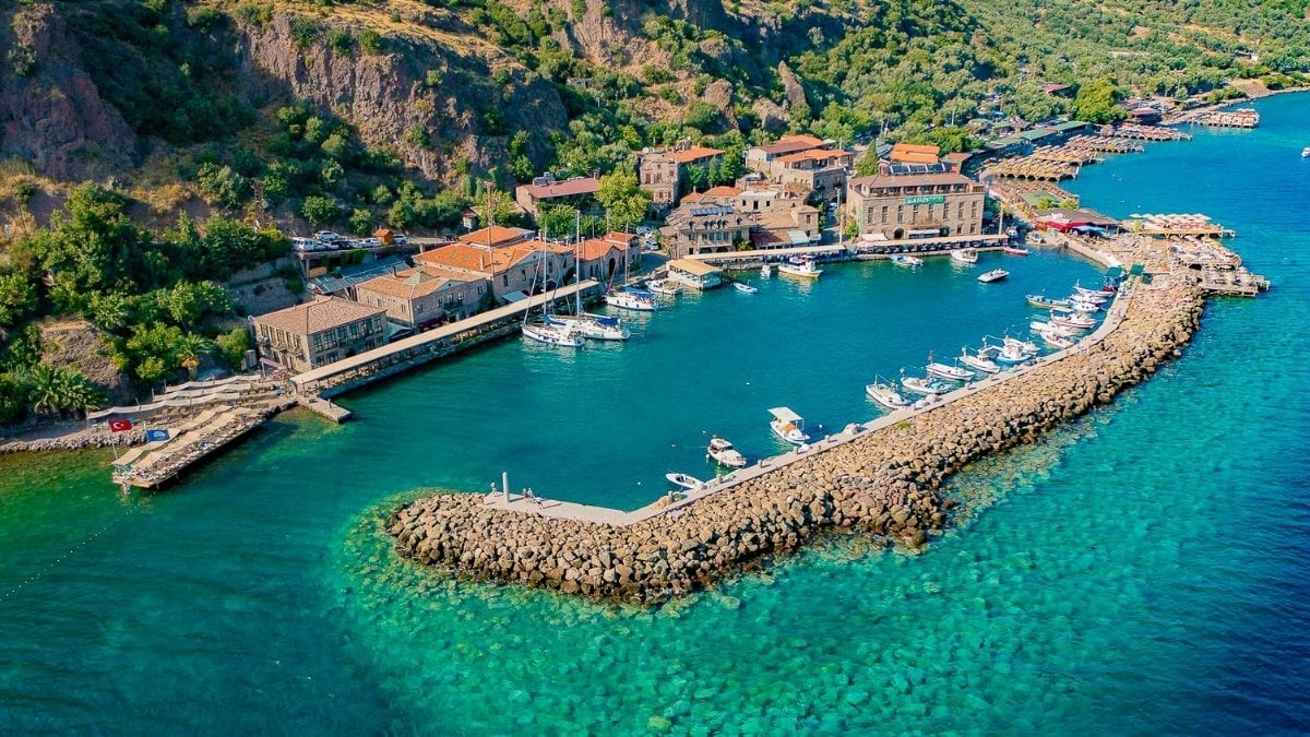 Ege’nin az bilinen hayran bırakan lokasyonu! Hem tarihe yolculuk hem deniz, kum, güneş: Burada zamanı unutacaksınız