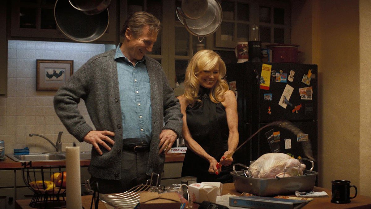 Güldürmeye geldiler: Çıplak Silah, 31 yıl sonra bile hâlâ komik! Filmi izlerken patlamaya hazır olun