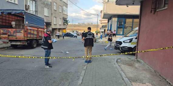 Avcılar’da yan bakma kavgası kanlı bitti: 1 kişi hayatını kaybetti