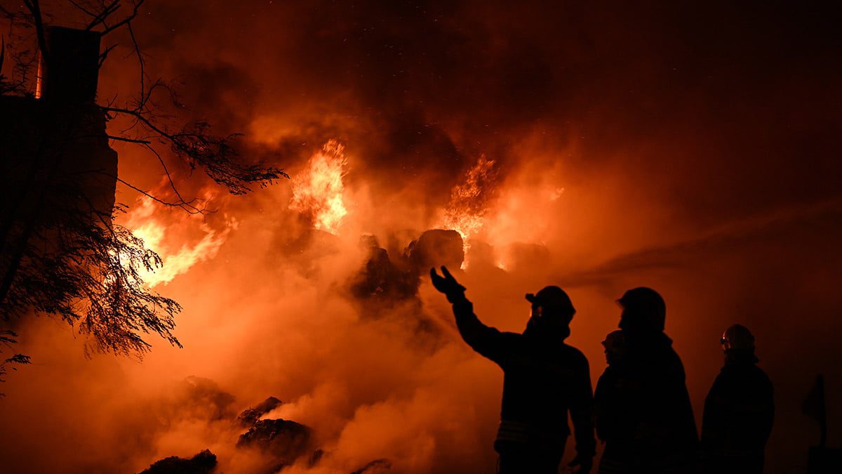Gaziantep’te geri dönüşüm fabrikasında büyük yangın! Alevler 7 saatte durduruldu