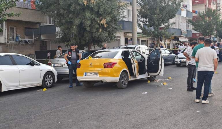 Diyarbakır’da kadın cinayeti girişimi: Eşini yaraladıktan sonra intihar girişiminde bulundu