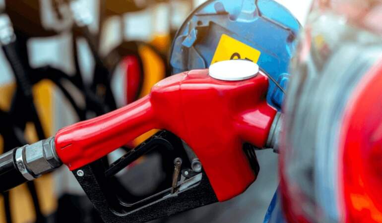 Akaryakıt fiyatları değişti mi? Benzine indirim geldi mi? 19 Ağustos akaryakıt fiyatları