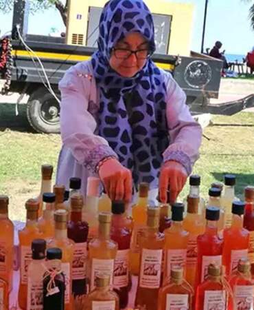 Bahçesinde başladı! Pandemi hobisi, ailesinin geçim kapısı oldu