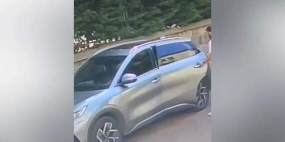 Kamera görüntüleri gündem oldu: BYD’nin cam tavanı güneşte patladı