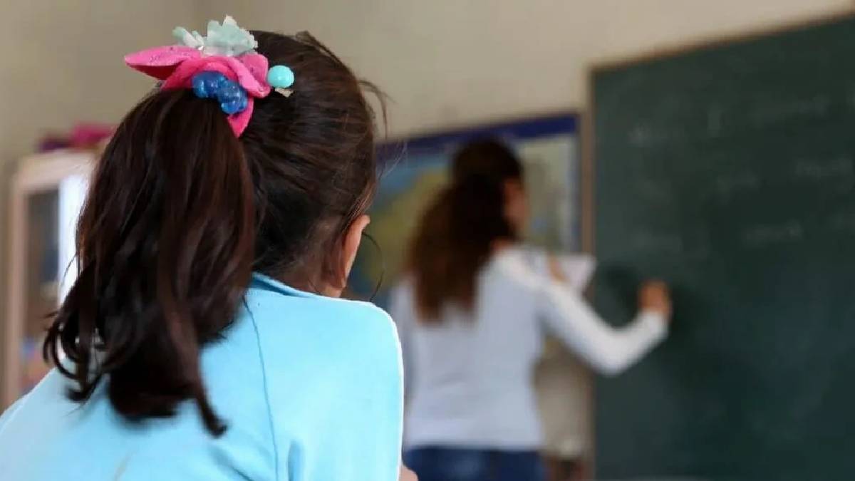 Öğretmen adaylarına önemli bir uyarı geldi: Para verip pedagojik formasyon almayın