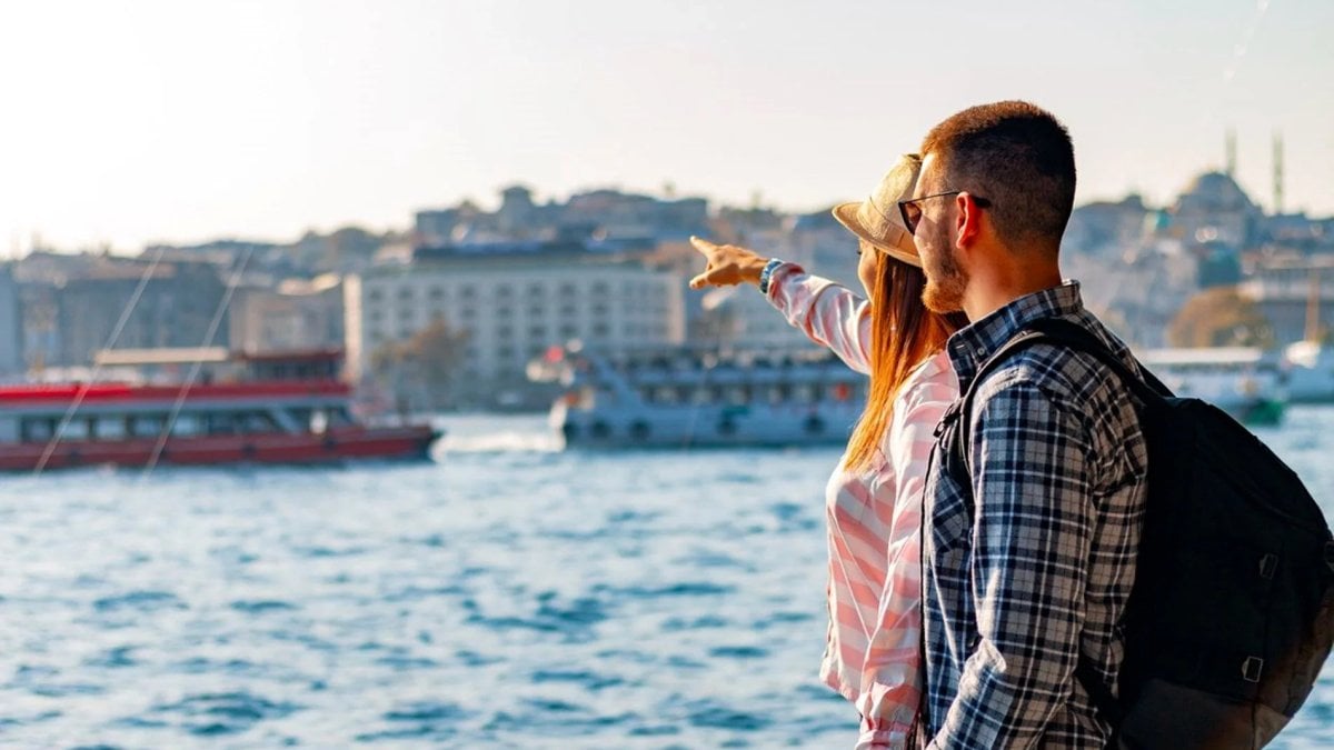 Türkiye’ye gelen turist sayısı düştü