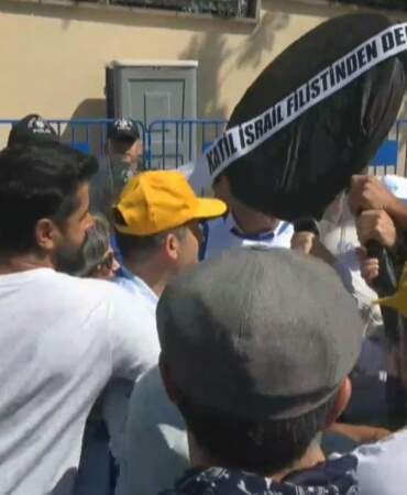 KESK’ten İsrail Büyükelçiliği önünde protesto: Siyah çelenk bırakıldı