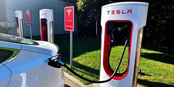 Tesla Supercharger şarj ücretlerine rekor zam! İki haftada fiyat artışı kızdırdı