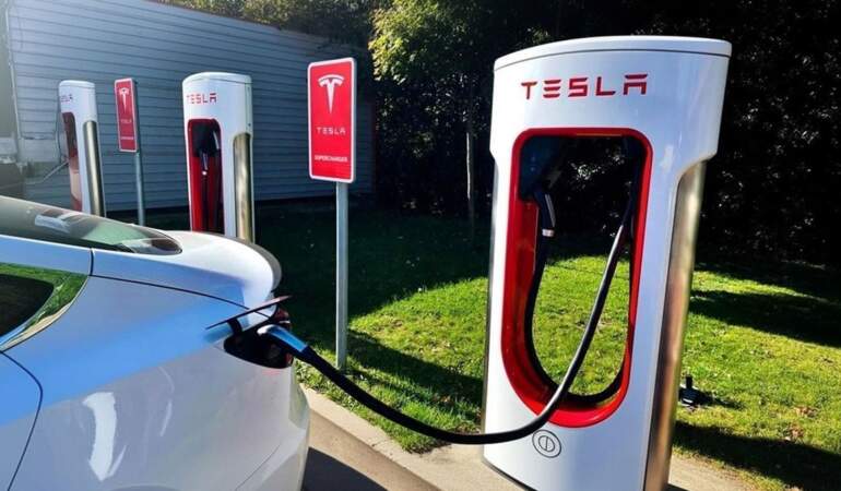 Tesla Supercharger şarj ücretlerine rekor zam! İki haftada fiyat artışı kızdırdı