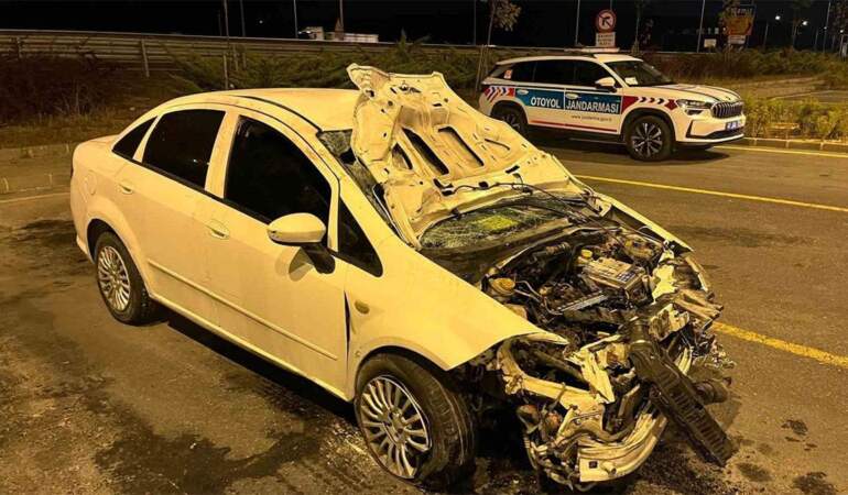 Otoyolda kaçan yayaya otomobil çarptı: 1 ölü, 2 yaralı
