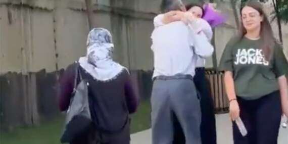 Babası YKS çıkışı çiçekle karşılamıştı: Çimen hayalindeki bölüme yerleşti