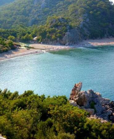 Buranın Antalya’da olduğuna inanamayacaksınız! Ne otel ne de şezlong var: Sadece doğa ve tarih…