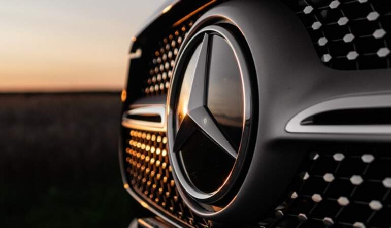 Mercedes-Benz’den köklü değişim! Efsane elektrikli seri üretimden kalkıyor