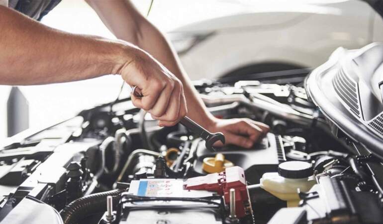 Araba motorunu sessizce bitiriyor! Bu hatayı yapmak bir arabaya mal oluyor: İşte araç motorunu bitiren o hata