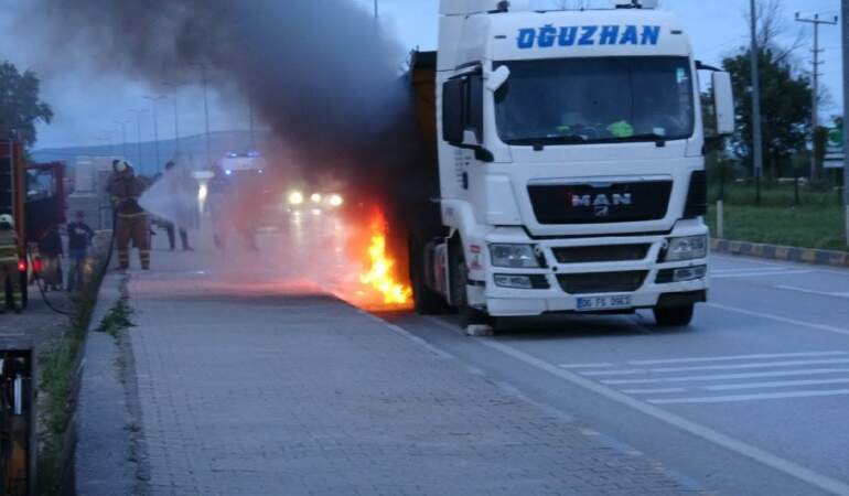 Deneyimli usta lastikleri yanan araç üzerinden uyardı: Bu jant kapakları arabanızı kül eder