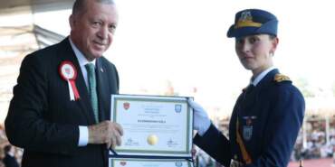Hava Harp Okulu’nda Teğmen Elif Emirmehmetoğlu devre birincisi oldu