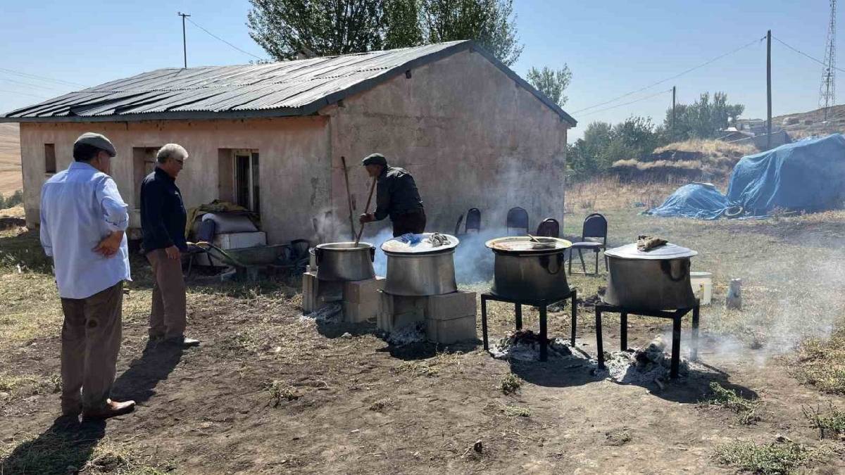 30 yıldır kazanları aşkla kaynatıyor! 78 yaşında yine iş başında: O olmadan ne düğün oluyor ne de dernek