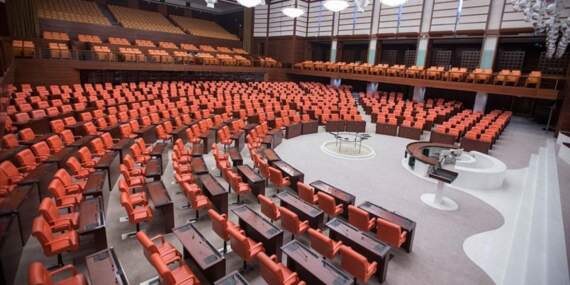 Ankara kulislerinde ortalık karıştı! Baskın seçim için tarih verildi