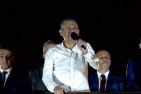 Özel’den iktidara eleştiri: Dünyanın en pahalı internetini de etini de Erdoğan satıyor