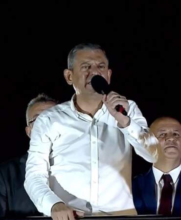 Özel’den iktidara eleştiri: Dünyanın en pahalı internetini de etini de Erdoğan satıyor