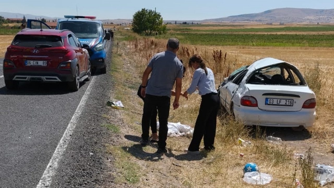 Afyonkarahisar’da Otomobil Takla Attı, 4 Kişi Yaralandı