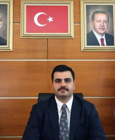AKP’de ‘Erdoğan Fotoğrafı’ Çıkışı! Genel Sekreter ‘İstismar’ Diyerek Ateş Püskürdü