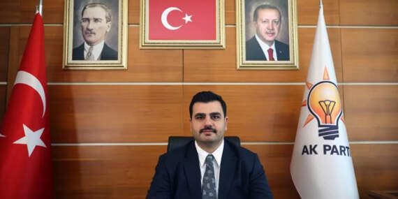 AKP’de ‘Erdoğan Fotoğrafı’ Çıkışı! Genel Sekreter ‘İstismar’ Diyerek Ateş Püskürdü