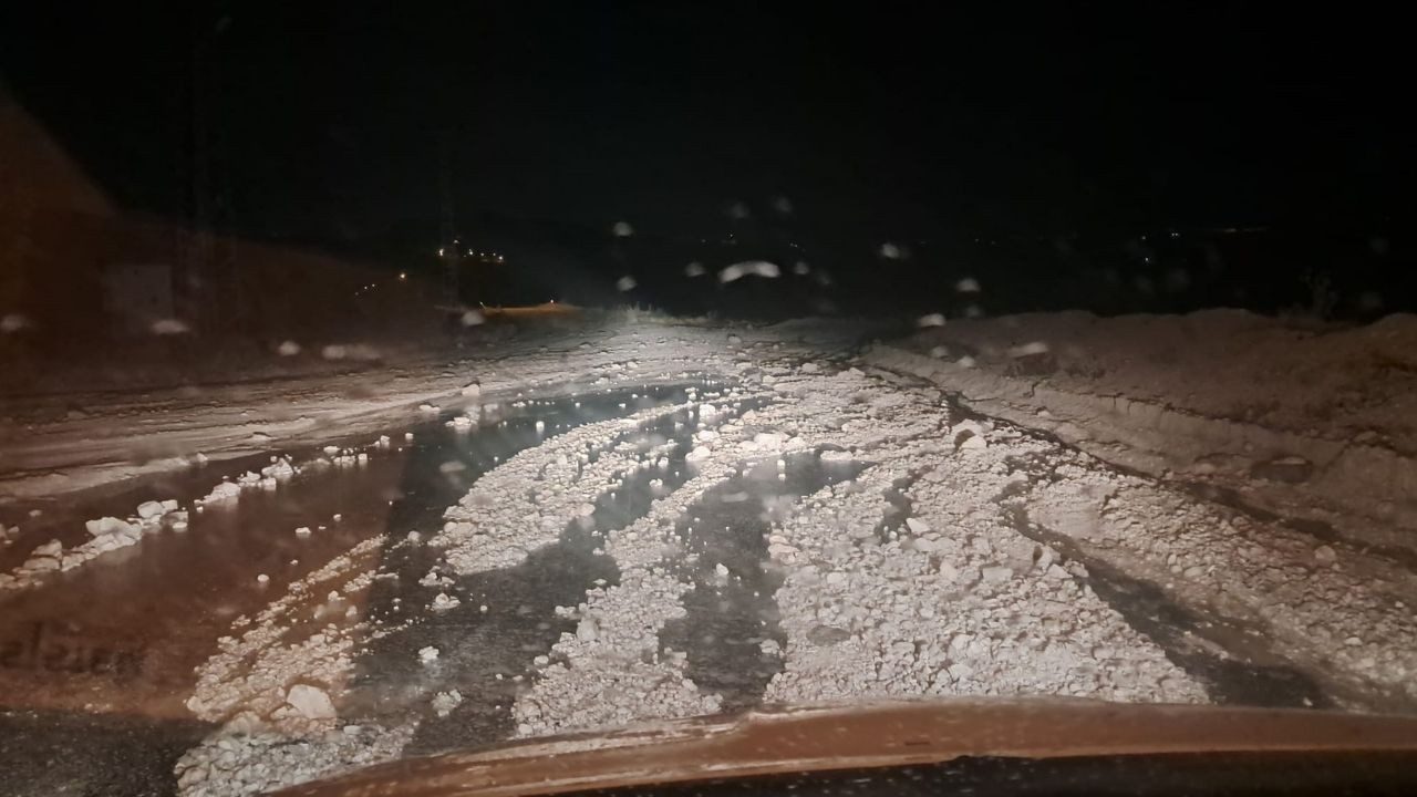 Ankara’da Ağustosta Sel Felaketi: Yollar Göle Döndü, Araçlar Sürüklendi