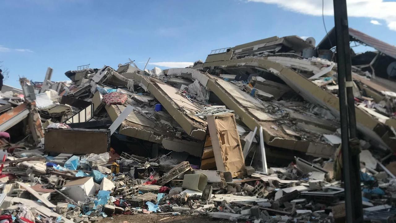 Arık Apartmanı 36 Kişiye Mezar Olmuştu: AKP’li Başkan ve İki Kamu Görevlisine Soruşturma İzni Aylar Sonra Çıktı