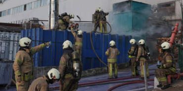 Arnavutköy’de Fabrika Yangını Kontrol Altına Alındı