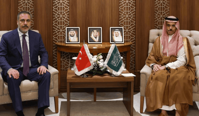 Bakan Fidan Suudi Arabistanlı Mevkidaşı Al Suud ile Görüştü