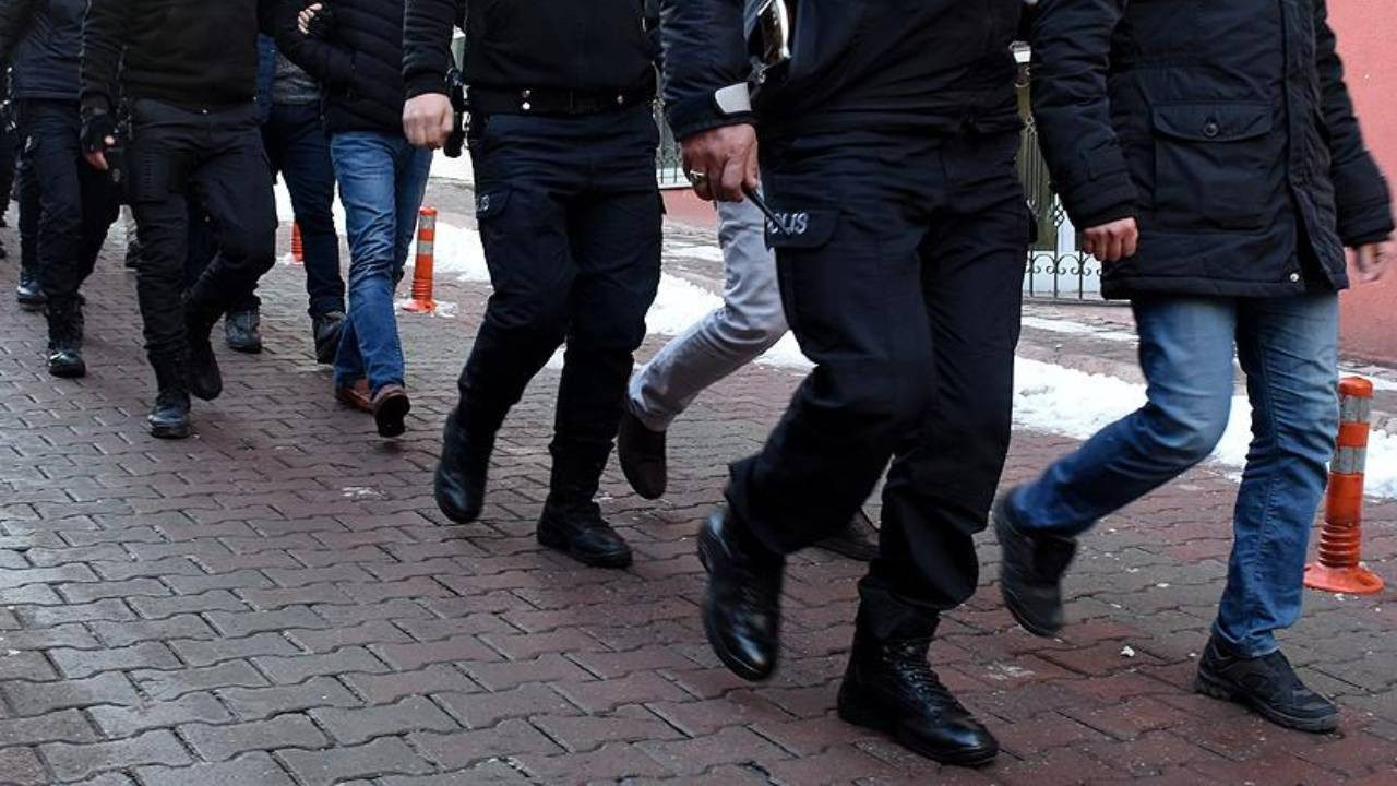 Bakan Yerlikaya Duyurdu! Kırmızı Bültenle Aranan 10 Kişi Yakalandı