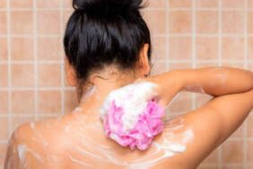 Banyo Lifinde Ölümcül Tehlike: Felç Kalmak İstemiyorsanız Lifi Hemen Çöpe Atın